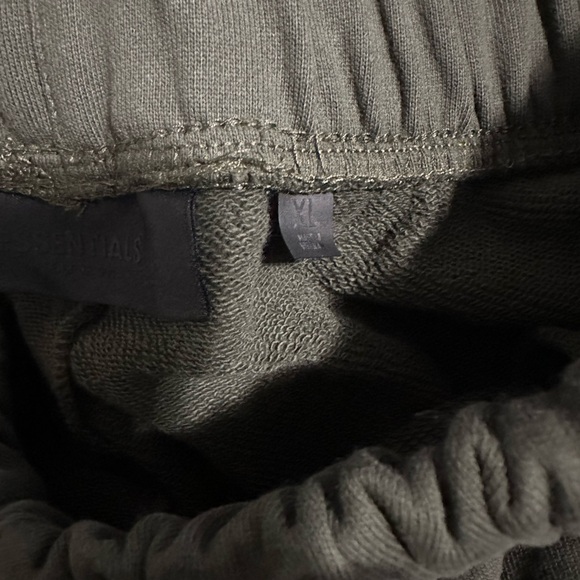 Essentials Short Set - Picture 6 of 8